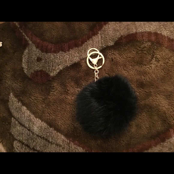 Women’s Handbag Charm Key Chain Black Fur Ball - Picture 4 of 4